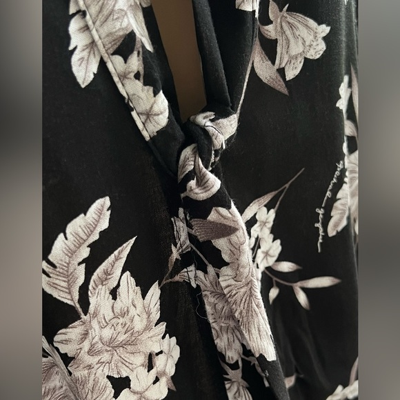 Spiritual Gangster Bold Boho Floral Print Black White Kimono Robe open Cardigan - Picture 7 of 11